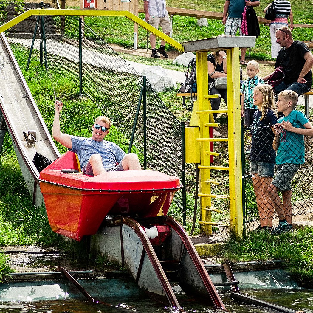 Nautic-Jet Wasserboot Inselsberg Funpark Freizeitpark Thüringen